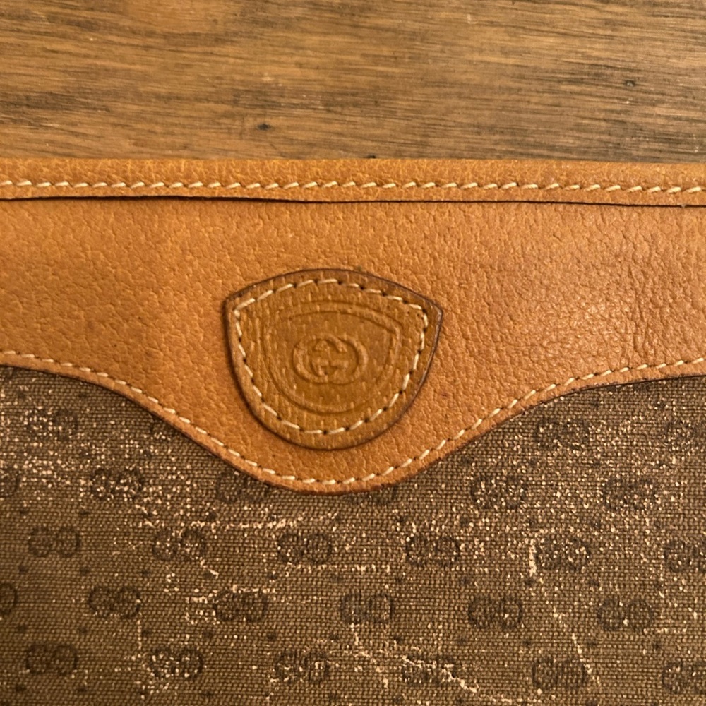 Authentic Vintage Gucci GG Monogram Clutch Bag Tan / Brown - Picture 2 of 15